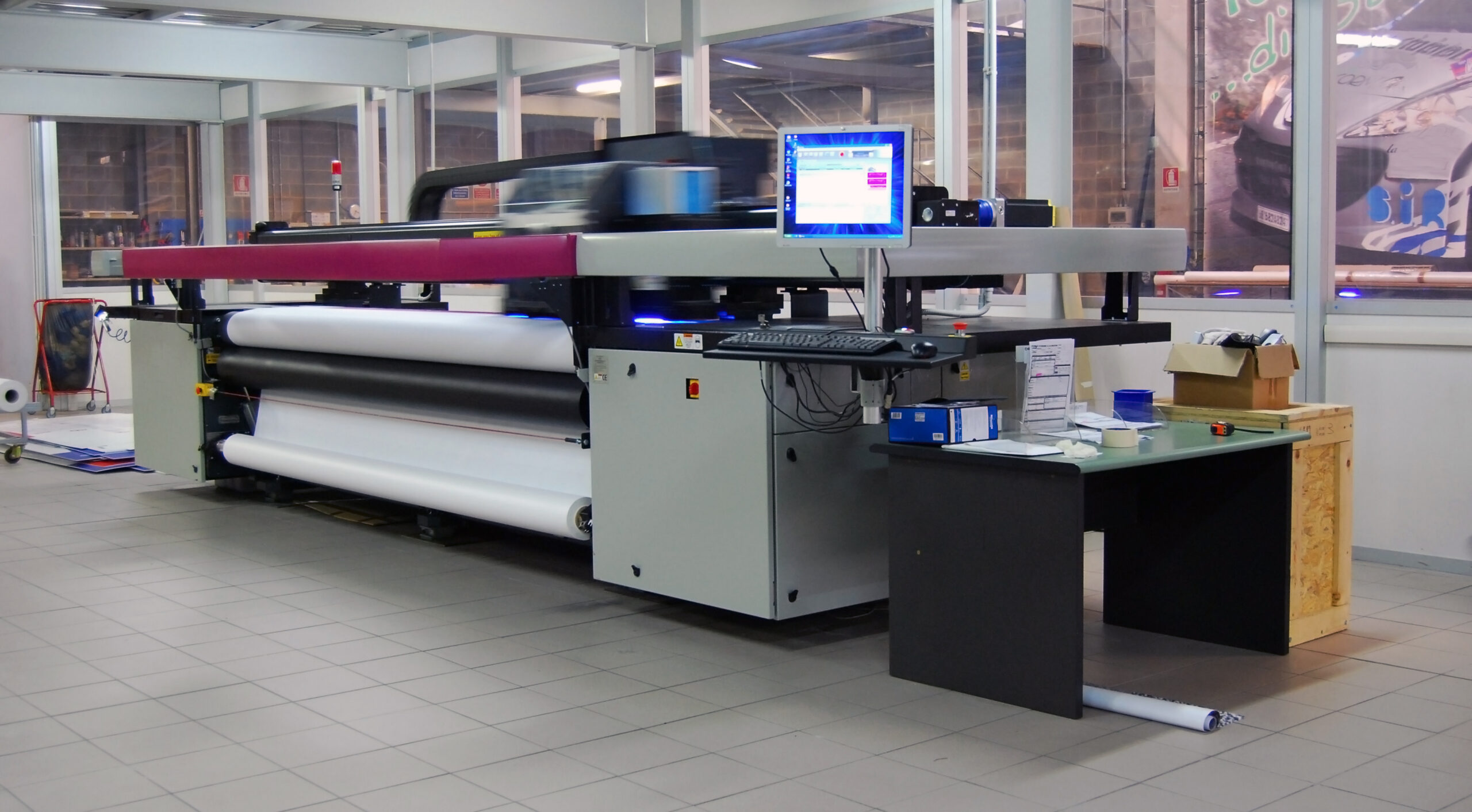 Digital printing system for printing a wide range of superwide-format applications. These printers are generally roll-to-roll and have a print bed that is 2m to 5m wide. Mostly used for printing billboards and generally have the capability of printing between 60 to 160 square metres per hour.